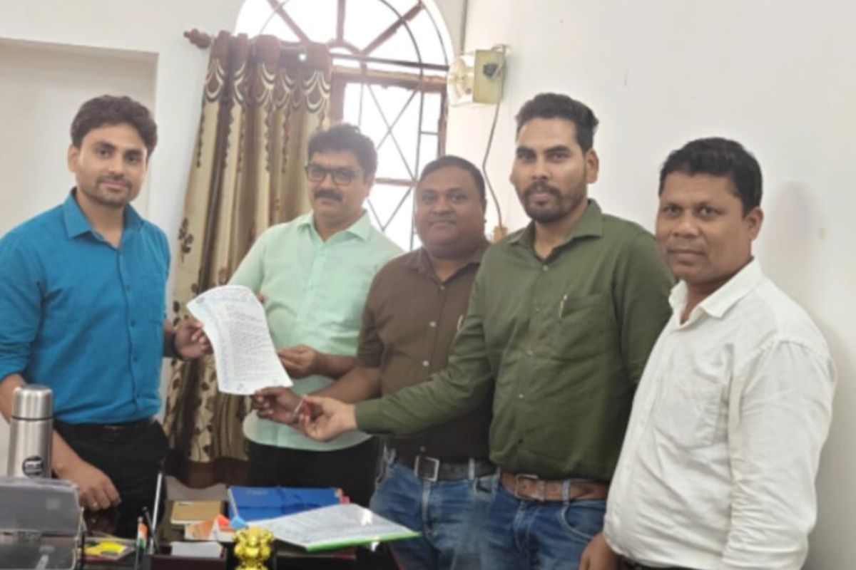 Bijapur News: कर्मचारी हितों को लेकर प्रदेश सरकार से गुहार, बीजापुर में सौंपा मांग पत्र