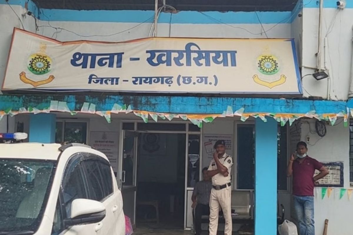 Raigarh News: चलती पिकअप से गिरकर युवक की दर्दनाक मौत, टेंट की रस्सी गले में फंसी, कान कटकर हुआ अलग