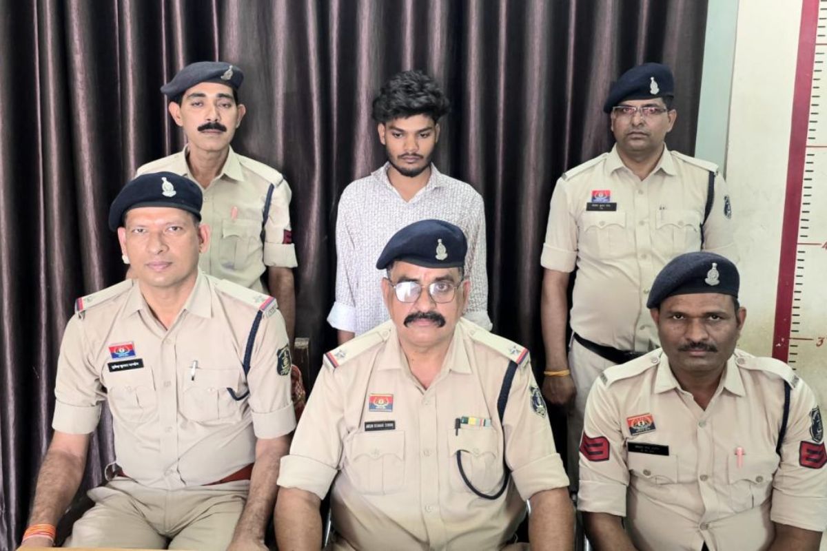 CG Janjgir-Champa News: साइबर सेल की बड़ी सफलता; इंस्टाग्राम ब्लैकमेलिंग गैंग का मास्टरमाइंड रोहतास से गिरफ्तार