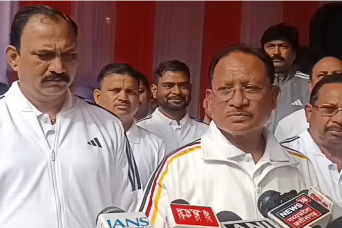CG News: कांग्रेस के संगठन सृजन अभियान के बीच सियासी वार, राहुल के दौरे पर गरमाई राजनीति