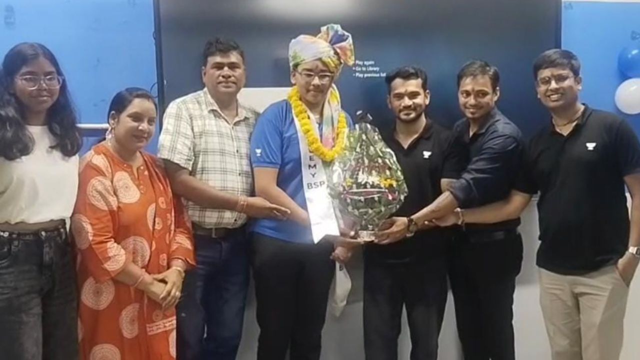 Bilaspur News: NEET में बिलासपुर के छात्रों का जलवा: सफलता का श्रेय माता-पिता और शिक्षकों को, निराश छात्रों से की खास अपील