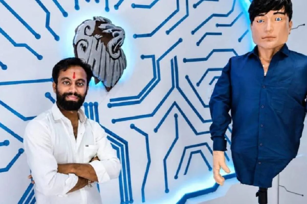 MP News: ग्रामीण प्रतिभा का कमाल; एक लाख की लागत में बनाया ह्यूमनॉइड रोबोट, कई भाषाओं में करता है बातचीत