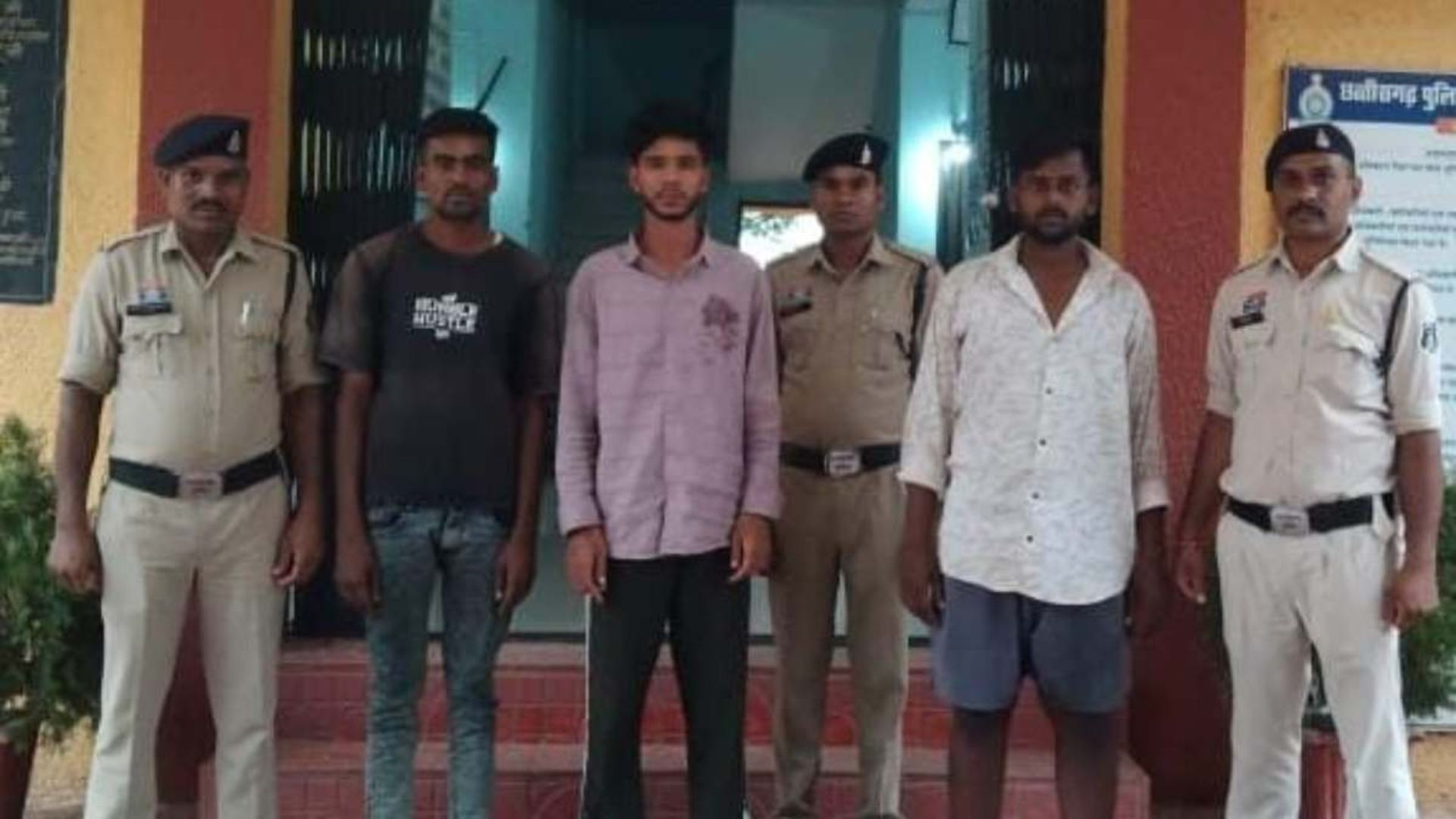 धमतरी में हाईटेक लूटकांड का खुलासा, नकदी के साथ QR स्कैन कर भी वसूले पैसे