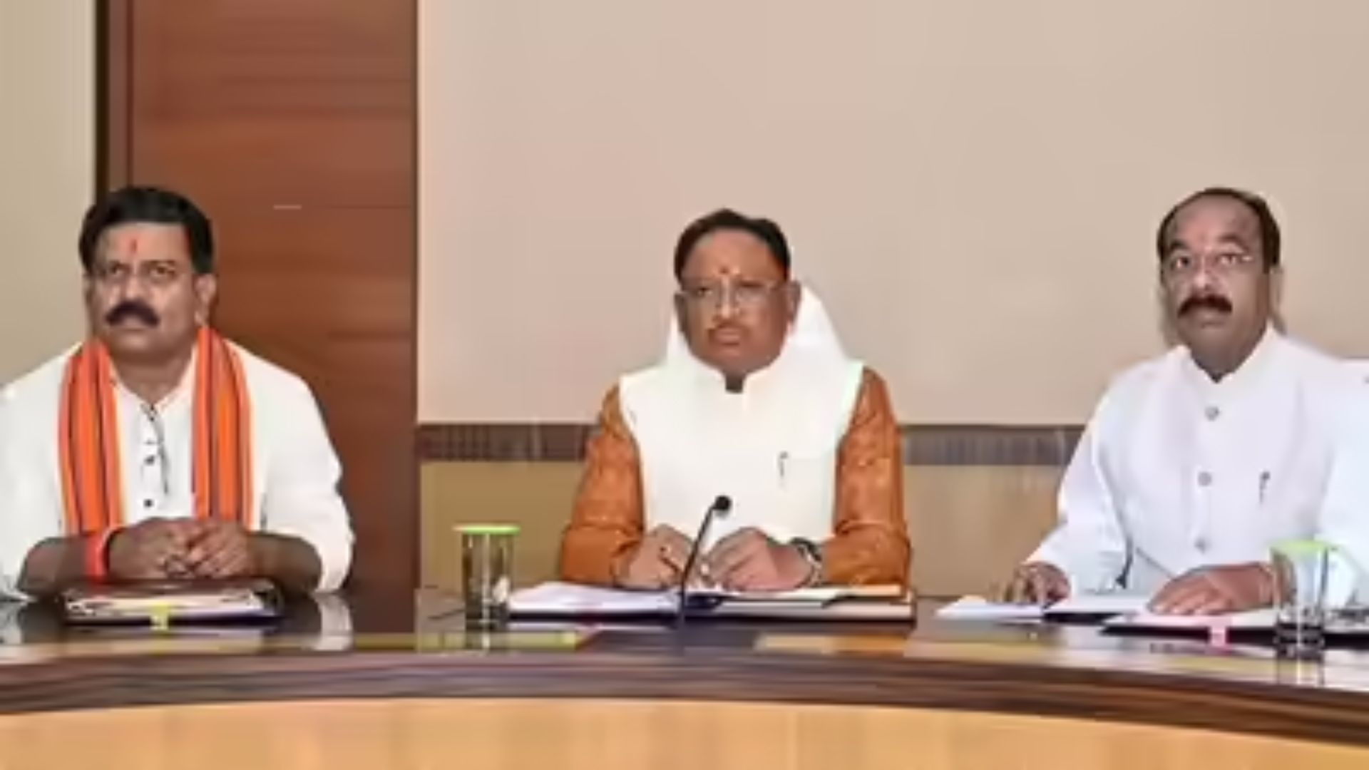 CG Cabinet Meeting: विकास को रफ्तार देने की तैयारी: साय मंत्रिमंडल ने उद्योग, शिक्षा, कर और आवास से जुड़े 11 प्रस्तावों को दी मंजूरी