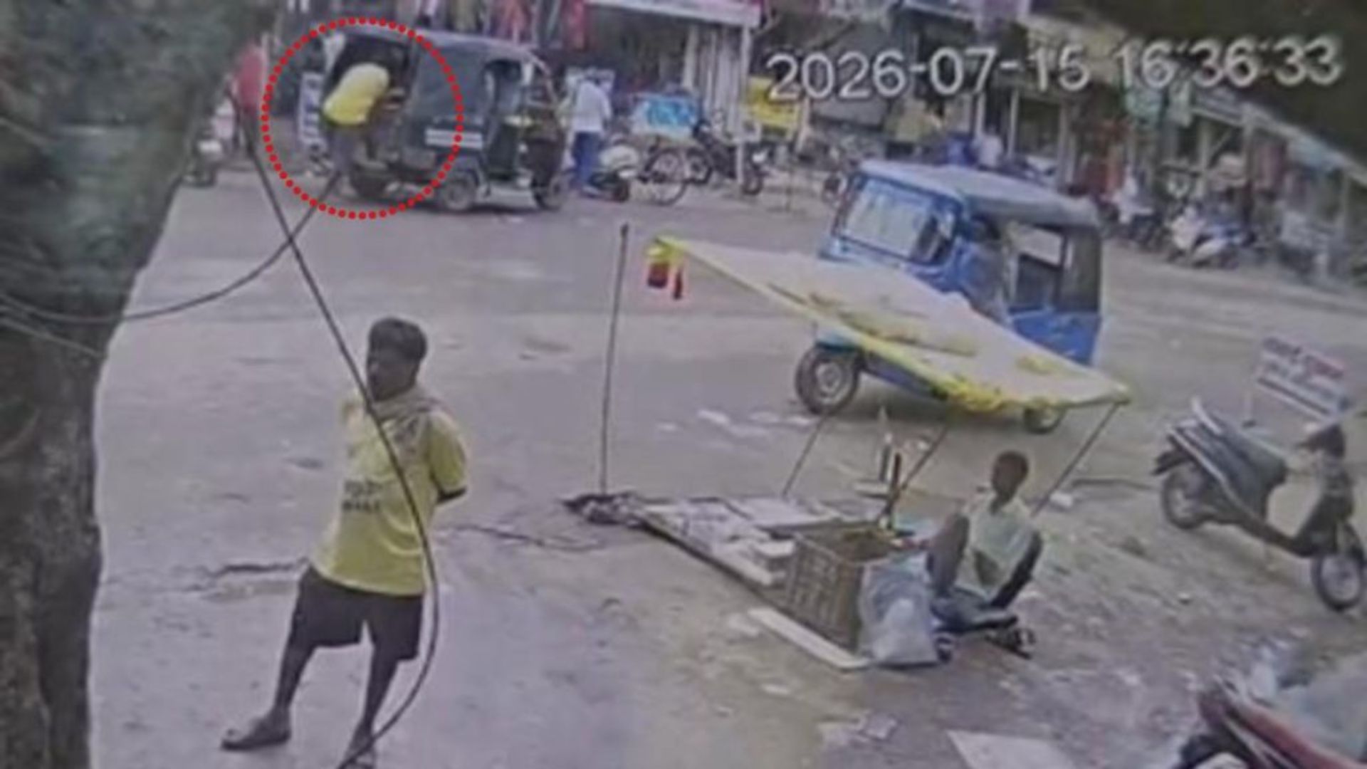 Bilaspur News : महिला के बैग से सोने के गहने गायब, CCTV बना सबूत, आरोपी ऑटो चालक फरार