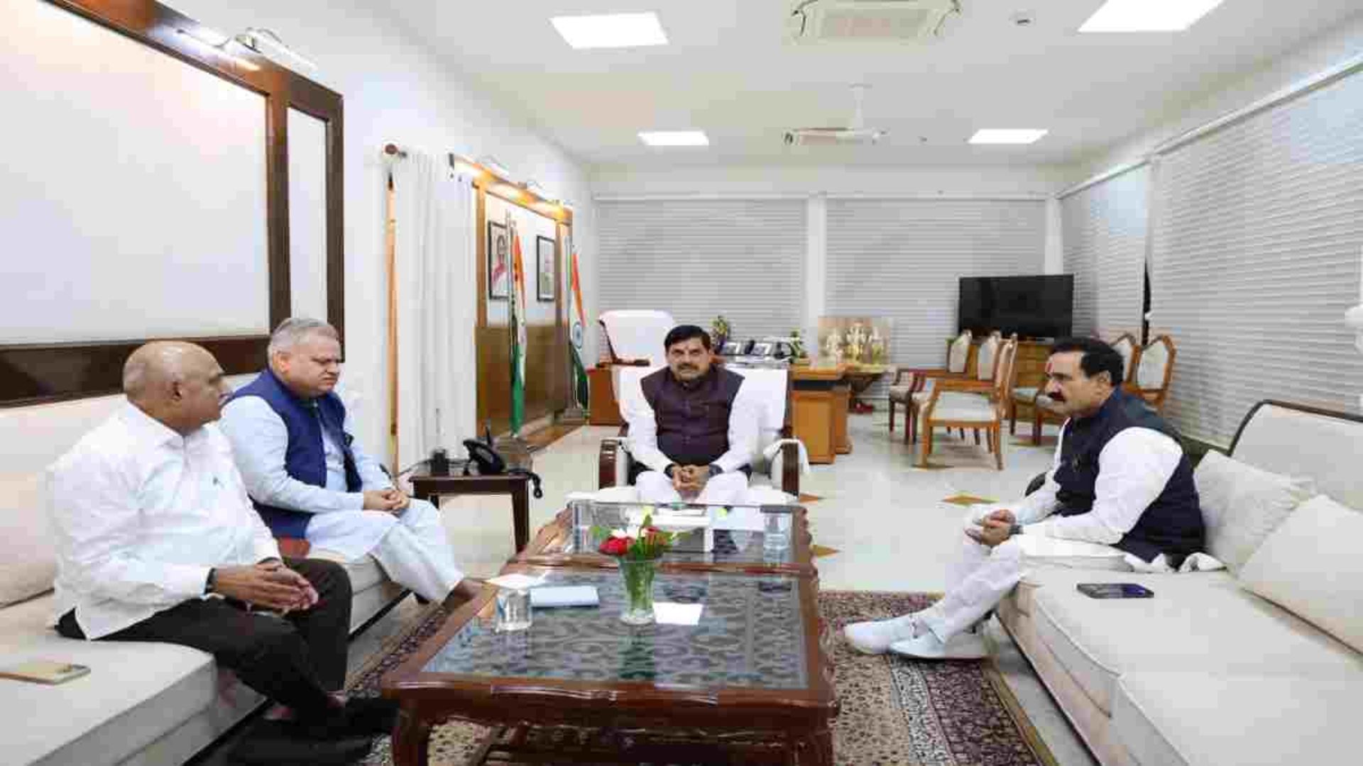 Bhopal News: टिकट विवाद के बीच नरोत्तम मिश्रा का बड़ा संदेश, बोले- आशुतोष तिवारी को जिताना हम सबकी जिम्मेदारी