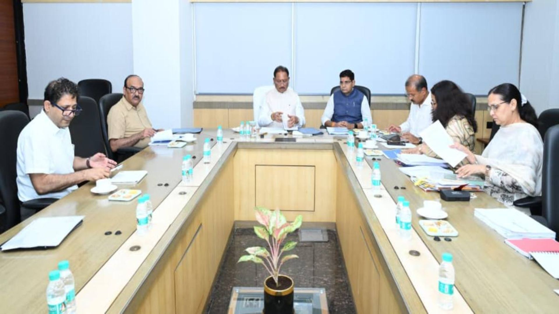 तहसील के चक्कर होंगे कम, किसानों को व्हाट्सएप पर उपलब्ध होंगे जमीन के दस्तावेज