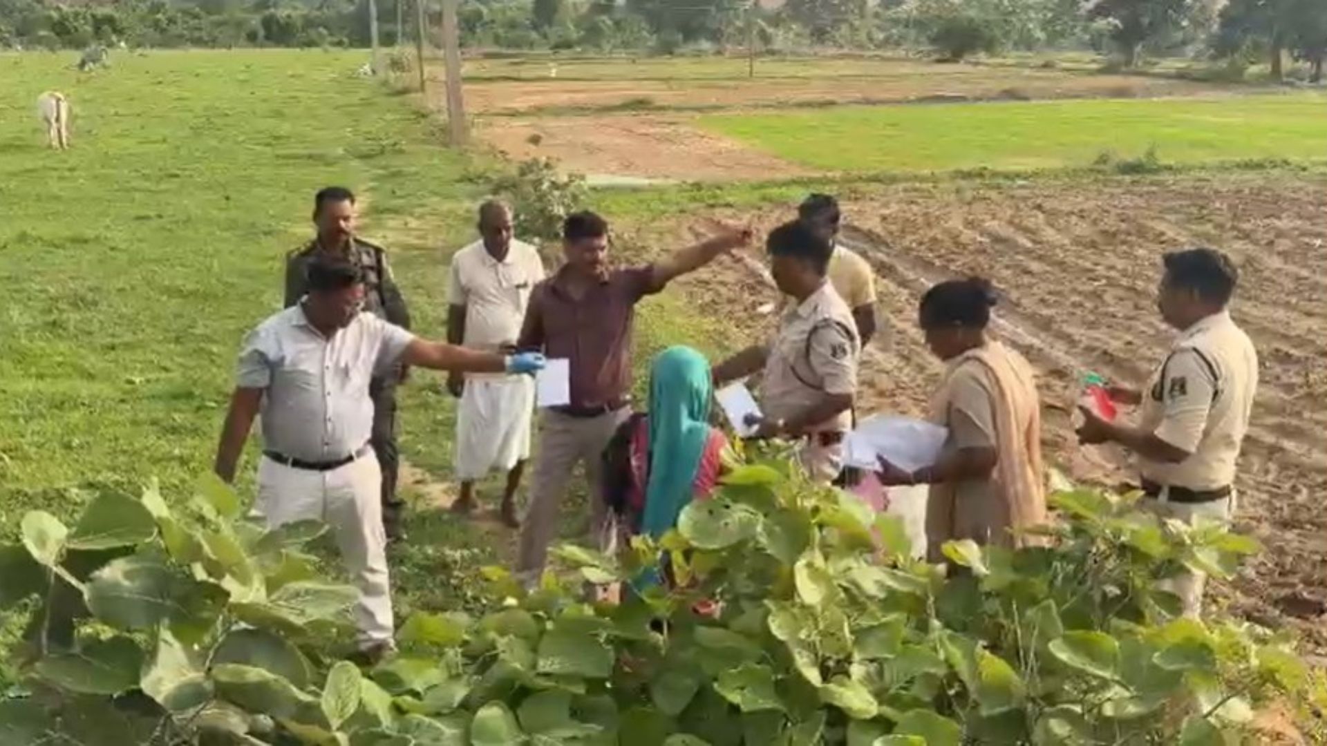 Chhattisgarh News: महिला से गैंगरेप के तीन आरोपी गिरफ्तार, चीख सुन ग्रामीण पहुंचे तो मौके से भागे दरिंदे