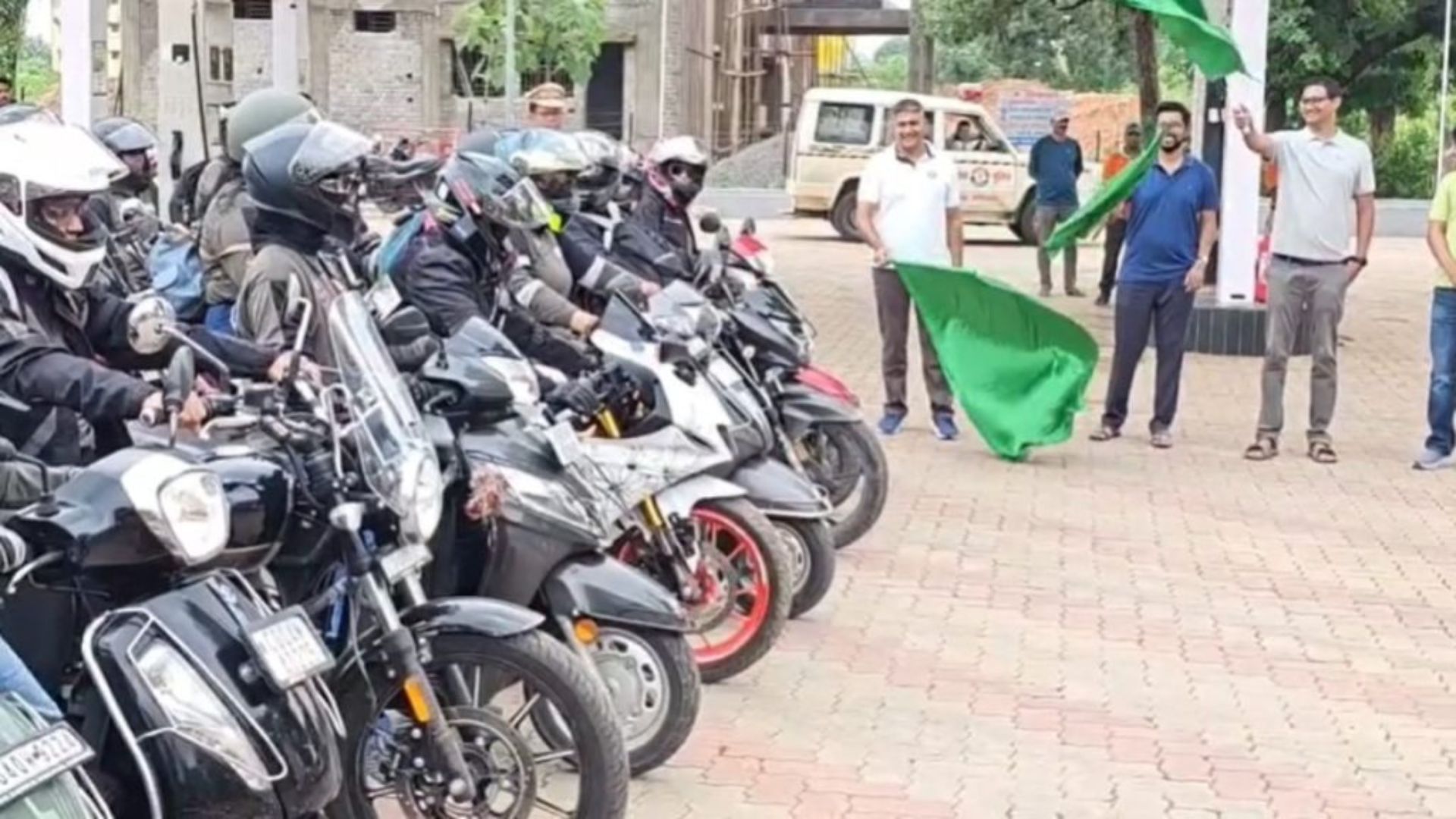 Gariaband News: डॉक्टर से लेकर गृहिणियां तक बनीं मोटो क्वींस, गरियाबंद में सड़क सुरक्षा और स्वच्छता का करेंगी प्रचार