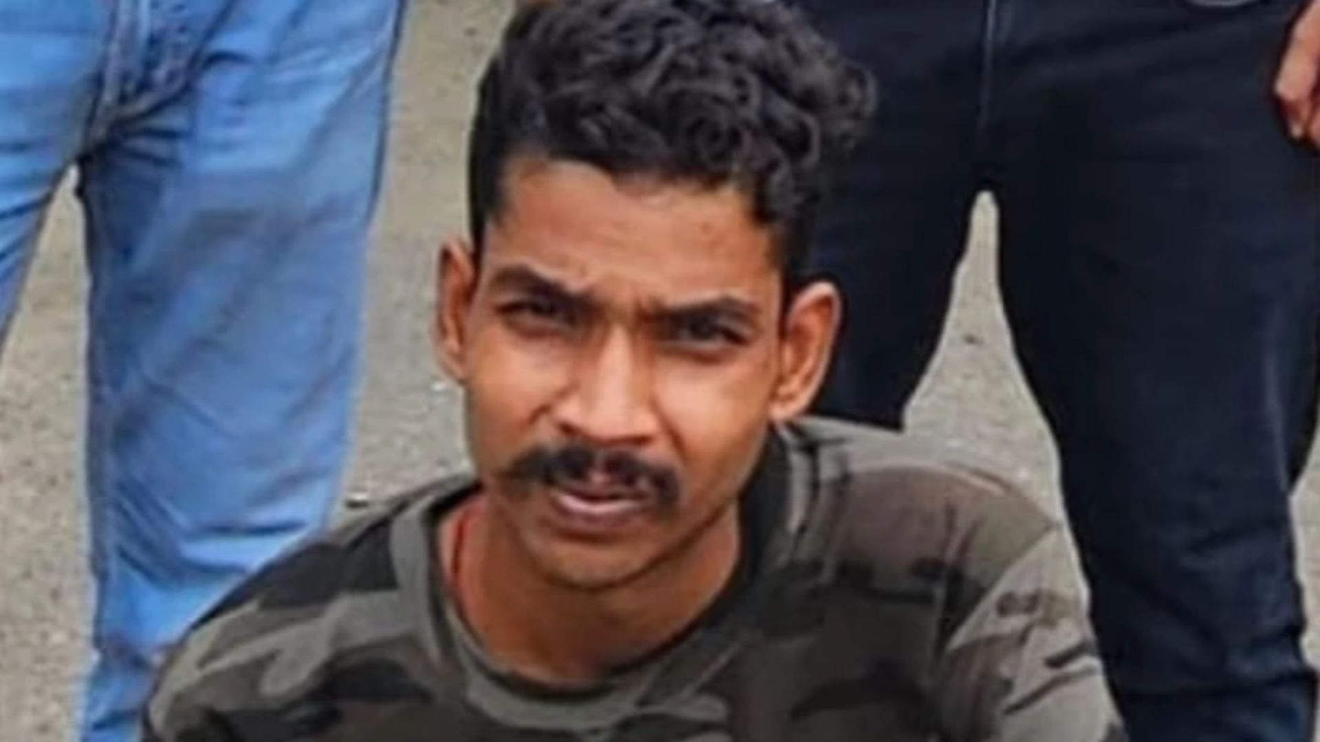 Janjgir News: ऑनलाइन गेम की लत ने बनाया अपराधी: आरक्षक ने साथी का मोबाइल चुराकर बैंक खाते से निकाले लाखों रुपये