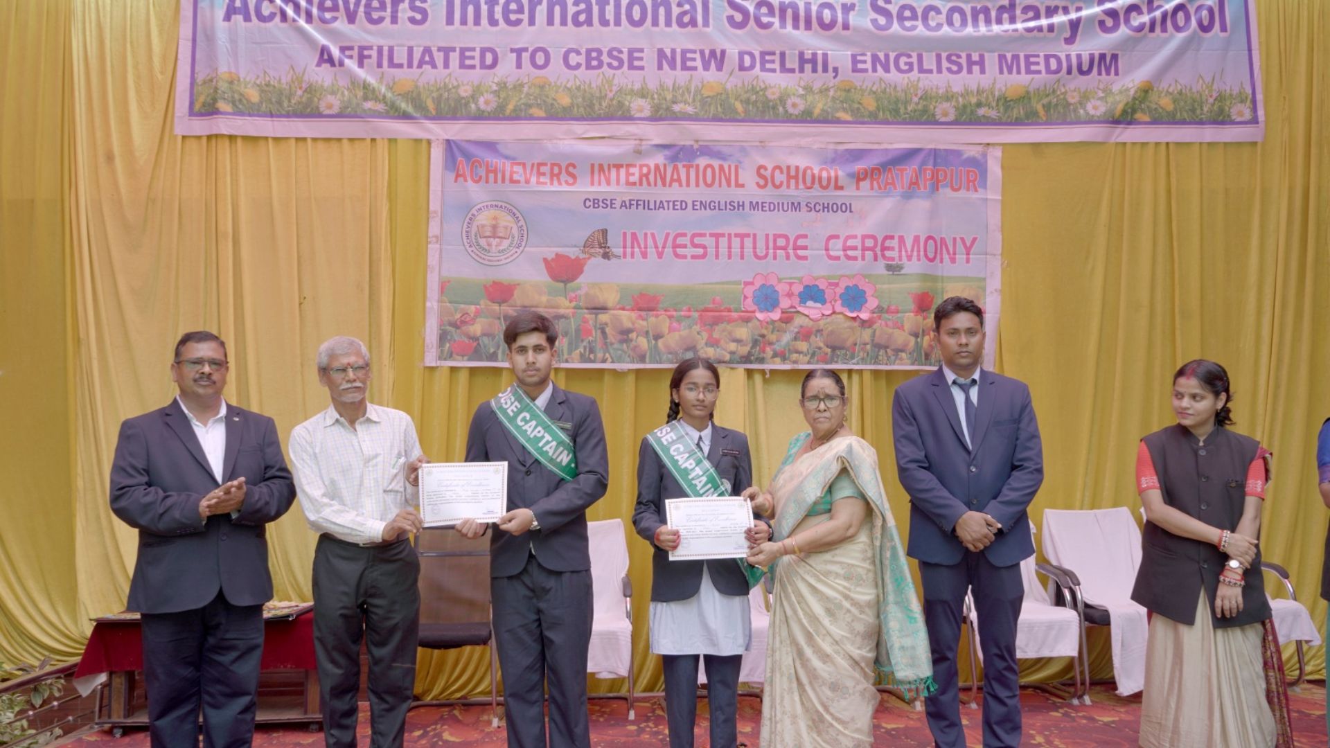 Pratappur News: अचीवर्स इंटरनेशनल स्कूल में Investiture Ceremony संपन्न, छात्र प्रतिनिधियों को सौंपे गए दायित्व