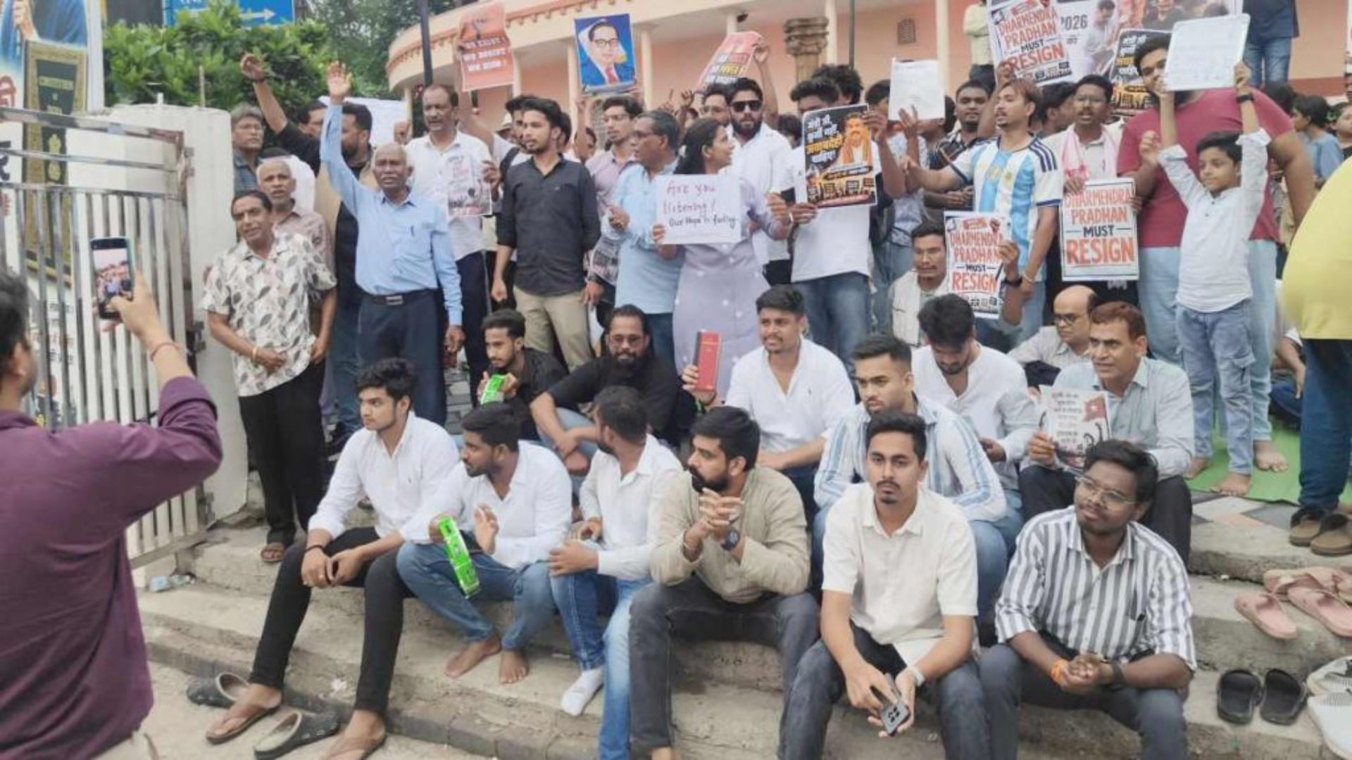 Raipur News: अंबेडकर चौक पर छात्र आंदोलन तेज, ट्रेड यूनियन और नागरिक संगठनों ने केंद्र को घेरा