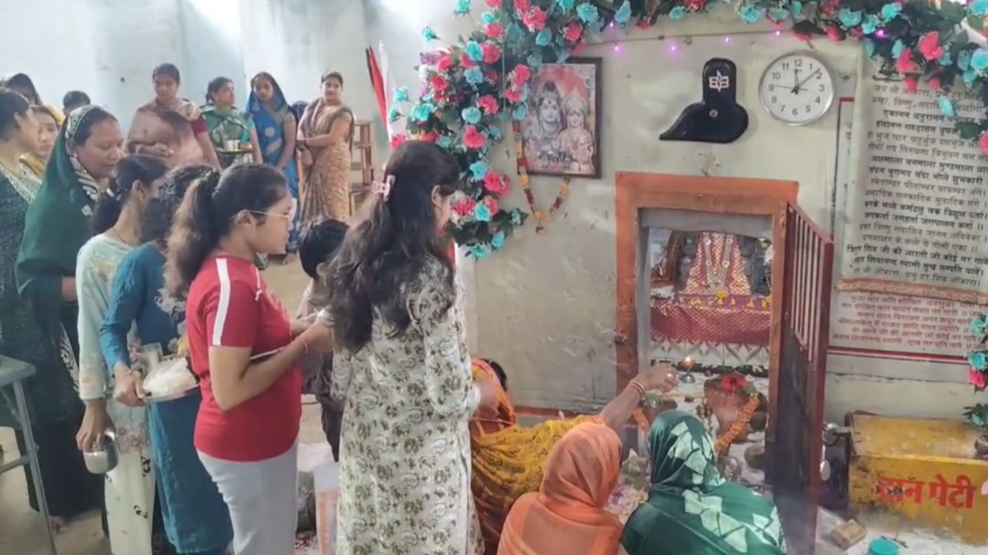 Dhamtari News : 11वीं सदी के नाग मंदिर में नाग पंचमी पर उमड़ी भीड़, सर्पदंश से सुरक्षा की मान्यता