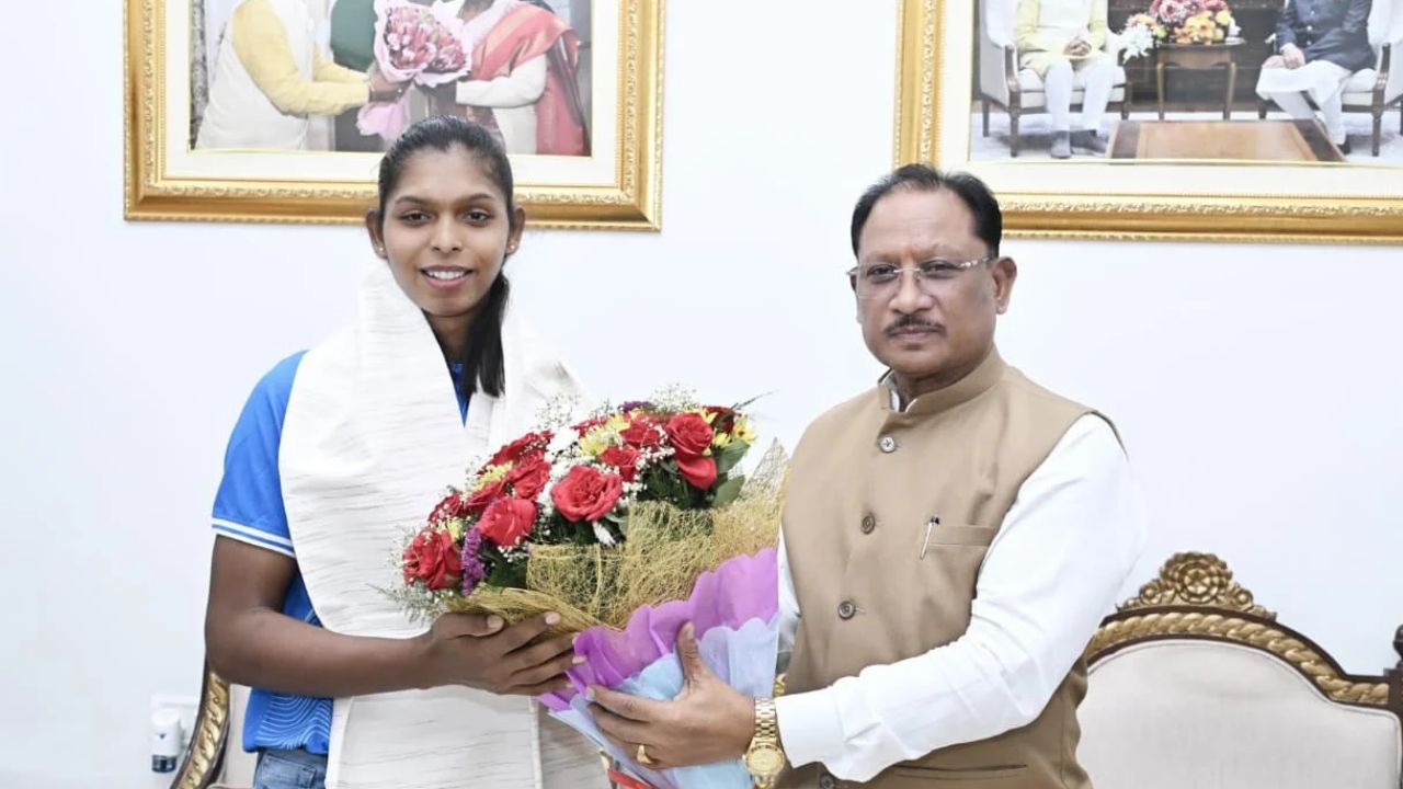 Asian Games 2026: एशियन गेम्स की गोल्ड मेडलिस्ट संजू देवी को बड़ी सौगात, मुख्यमंत्री ने घोषित की 51 लाख की प्रोत्साहन राशि