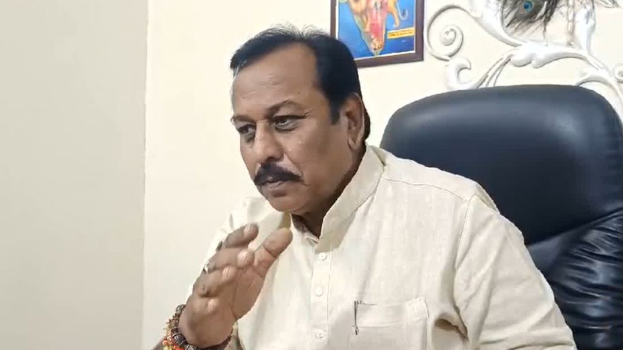 CG Durg News: CEC के इस्तीफे की मांग पर भाजपा का पलटवार, विजय बघेल ने राहुल गांधी और कांग्रेस पर साधा निशाना
