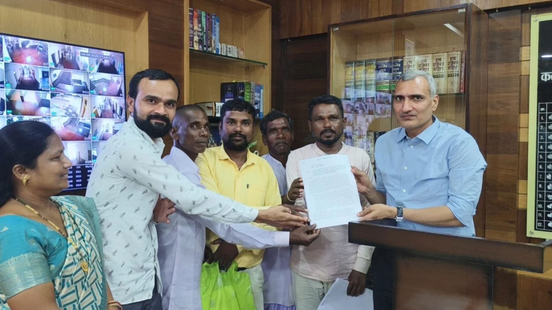 Gariyaband News: 156 परिवारों के गांव में विस्थापन का विरोध, ग्रामीणों ने PESA और वन अधिकारों का दिया हवाला