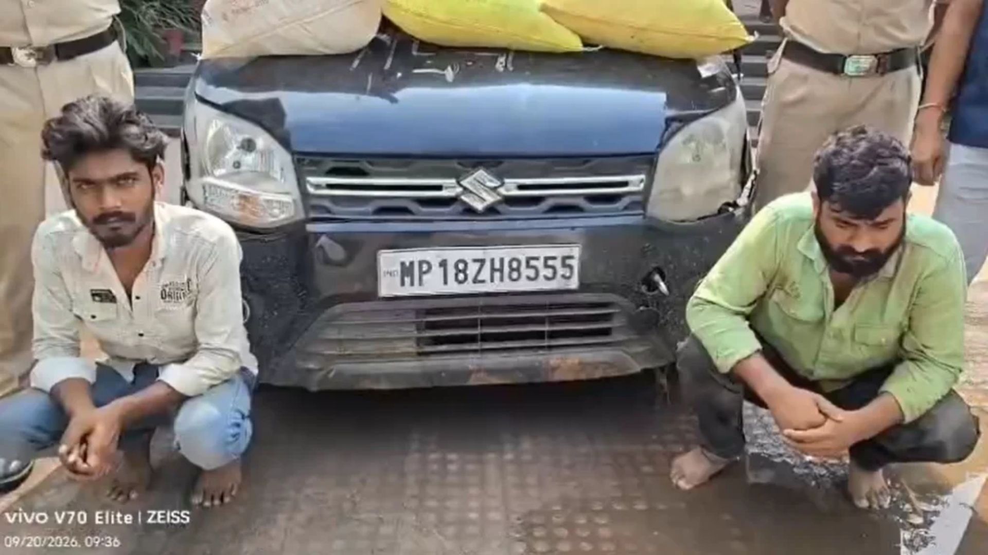 Mahasamund News: गांजा तस्करों ने सबूत मिटाने कार में लगाई आग, 14.23 लाख का माल बरामद