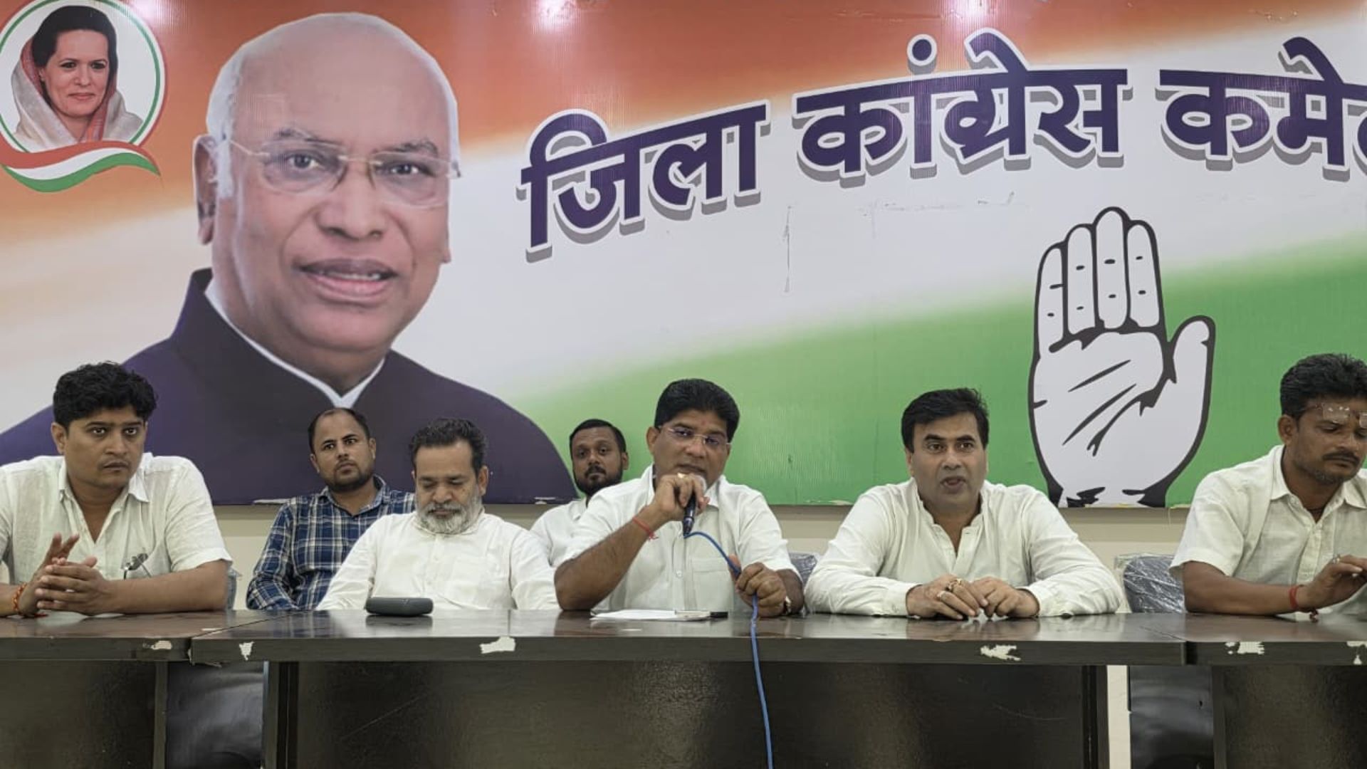 Durg News: 265 पदों की PSC भर्ती में 608 अभ्यर्थियों के इंटरव्यू पर सवाल, कांग्रेस ने मांगा स्पष्ट जवाब