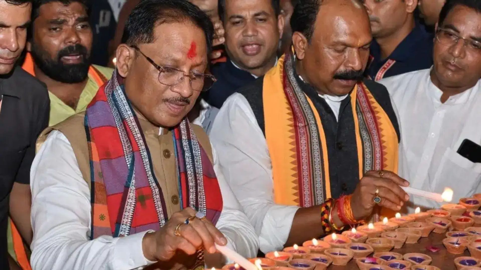 Chhattisgarh News: गांव से शहर तक दीपों से जगमगाया छत्तीसगढ़, सेवा संकल्प अभियान में दिखी जनभागीदारी