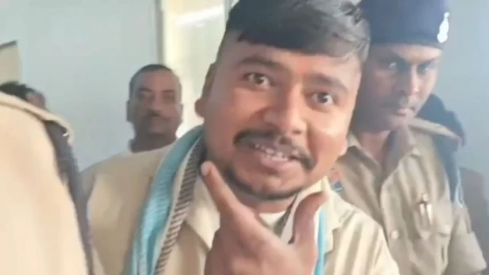 Ambikapur News: मां-बेटी हत्याकांड के दोषी कुलदीप साहू को 10 वर्ष का सश्रम कारावास, कोर्ट से निकलते समय बोला- ‘स्माइली वाला दिखाइएगा’