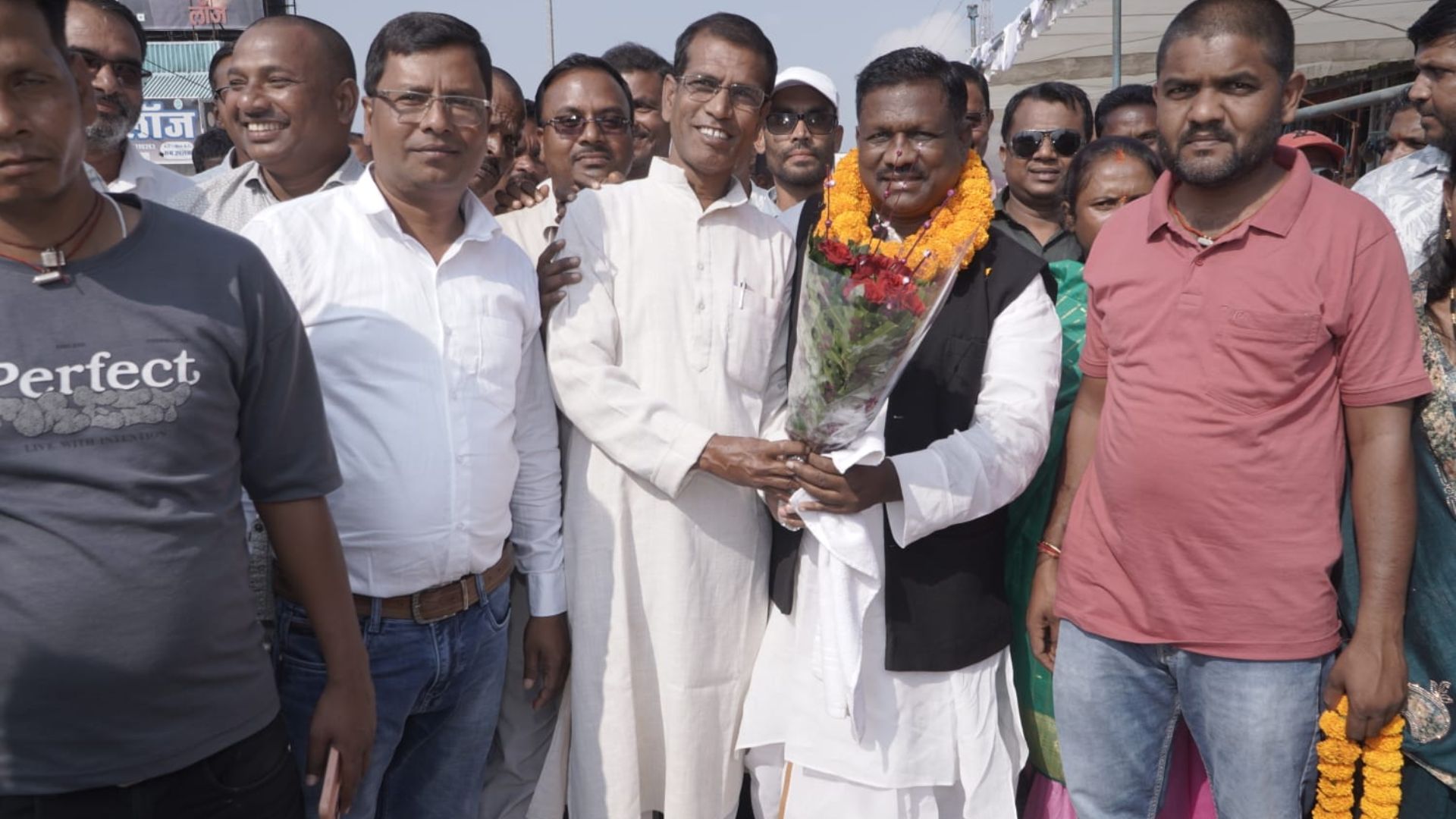 Balrampur News: बृहस्पति सिंह के जन्मदिन समारोह में उमड़ी भीड़, कांग्रेस नेतृत्व पर आत्ममंथन की नसीहत