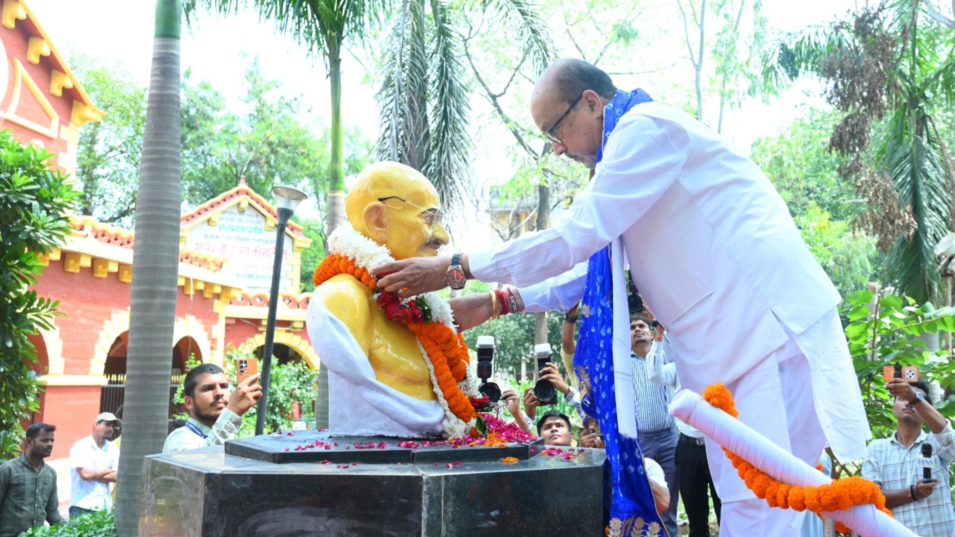 Raipur News: टाउन हॉल से अंबेडकर चौक तक निकली पदयात्रा, राज्यपाल रमेन डेका ने दिया नशे से दूर रहने का संदेश