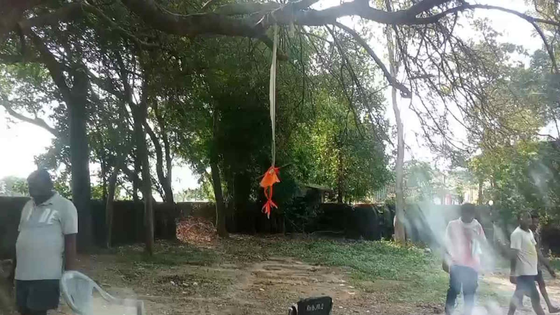 Mahasamund News: स्कूल खुलने से पहले परिसर में खेल रहा था चौथी का छात्र तरुण चौहान, हादसे में मौत के बाद जांच की मांग