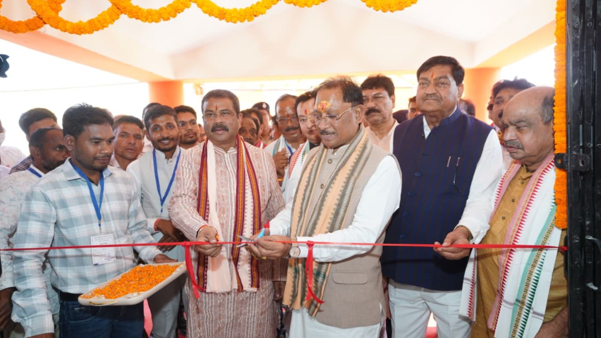 Chhattisgarh Latest News: महासमुंद के गढ़फुलझर में CM साय का बड़ा ऐलान, तालाब सौंदर्यीकरण से सड़क निर्माण तक विकास कार्यों को गति