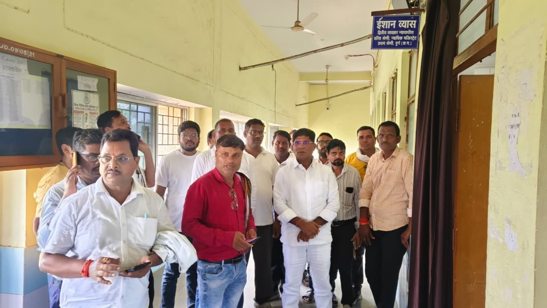 Durg News: मासूम बच्ची के साथ दुष्कर्म मामले और अवैध शराब के विरोध में आंदोलन, राकेश ठाकुर समेत 9 कांग्रेस नेताओं की जमानत मंजूर