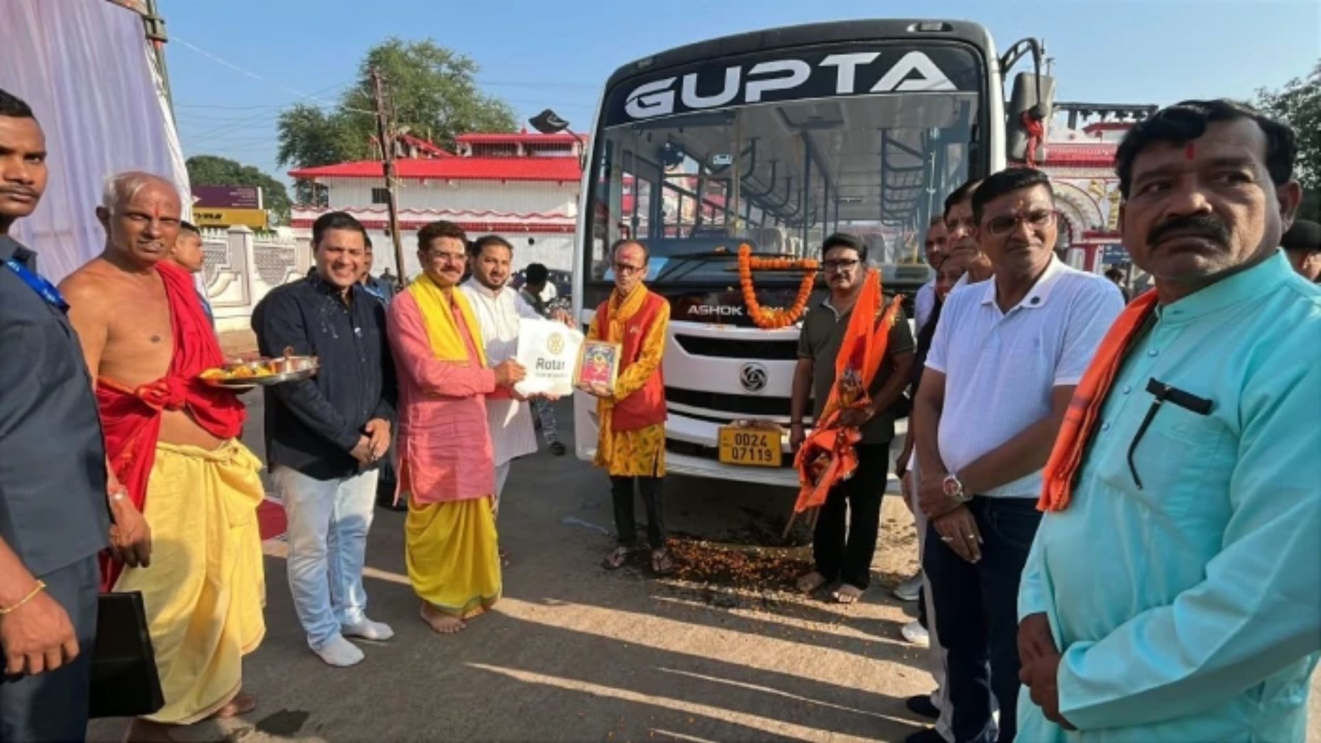 Jagdalpur News: नवरात्र में श्रद्धालुओं को बड़ी राहत, रोटरी क्लब ने शुरू की जगदलपुर-दंतेवाड़ा निशुल्क बस सेवा