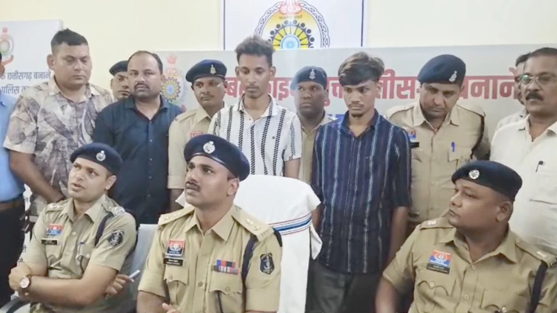 Balod News: शादी के लिए तैयार नहीं थी युवती तो कथित प्रेमी ने रची एसिड अटैक की साजिश, दोस्त ने दिया वारदात को अंजाम
