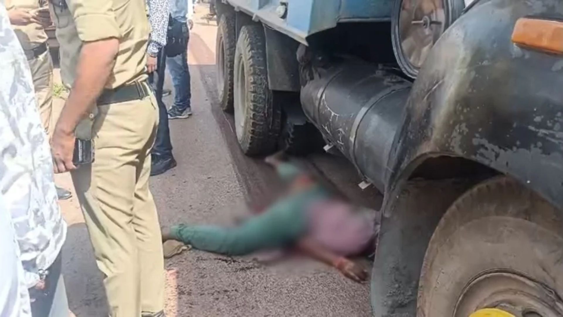 Raipur News: मंडी रोड पर दर्दनाक सड़क हादसा, एक्टिवा सवार नाबालिग की मौत, दो घायल